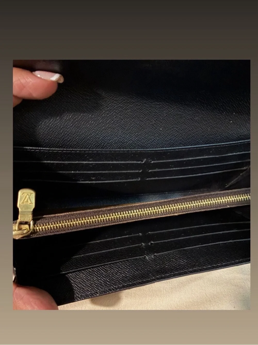 Louis Vuitton reverse Sarah wallet